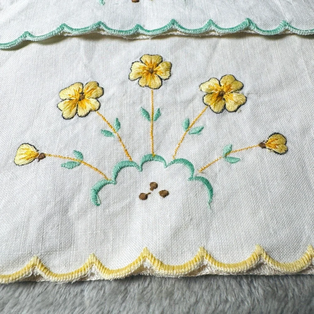 Vintage Embroidered Guest Tea Towels Set 3 Floral Scalloped Cotton Cottage Decor